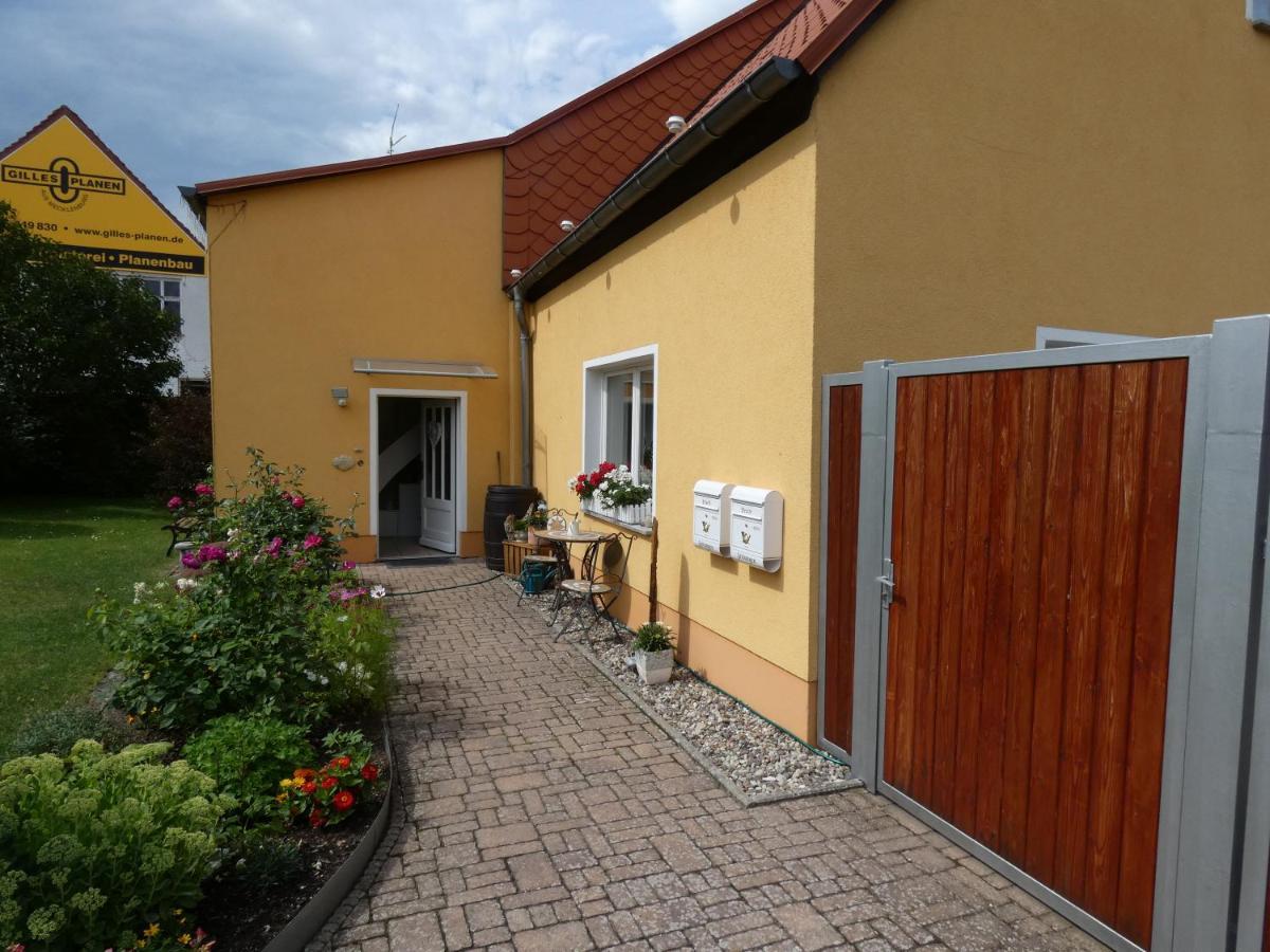 Ferienwohnung Am Schloss Reuterstadt Stavenhagen Exterior foto